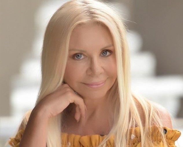 Ludmila Balan, calare pe cal! La cei 63 de ani, vedeta da sfaturi intelepte. „Nu vreau bani, caci ei se pierd, Nu vreau ani, caci anii trec, Ci-mi doresc sa fie bine Oamenii ce ii iubesc.” Ludmila Balan, calare pe cal! La cei 63 de ani, vedeta da sfaturi intelepte. „Nu vreau bani, caci ei se pierd, Nu vreau ani, caci anii trec, Ci-mi doresc sa fie bine Oamenii ce ii iubesc.”