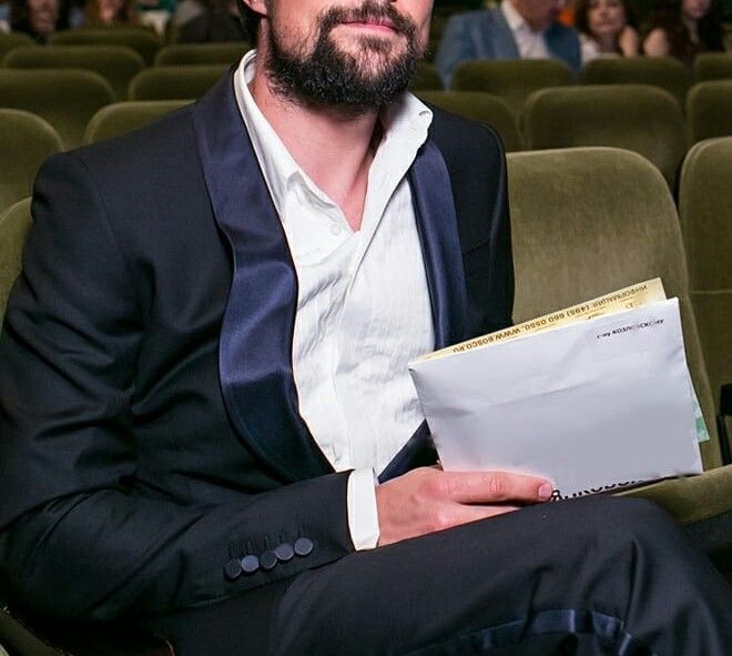 Pana aici a fost! Cel mai frumos actor din Rusia e din nou burlac, la doar un an de cand a devenit tata - VIDEO Pana aici a fost! Cel mai frumos actor din Rusia e din nou burlac, la doar un an de cand a devenit tata - VIDEO