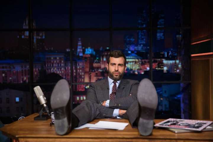 De la chelner la superstar: cum a ajuns Ivan Urgant la succesul de azi. Este uimitor, dar indiferent ce face, toate ii reusesc De la chelner la superstar: cum a ajuns Ivan Urgant la succesul de azi. Este uimitor, dar indiferent ce face, toate ii reusesc