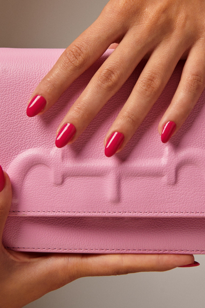 Unghiile in culoarea roz - tendintele acestei primaveri Unghiile in culoarea roz - tendintele acestei primaveri