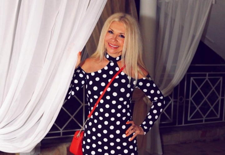 La 63 de ani danseaza si sare ca o fetiscana pe malul marii! Ludmila Balan sfideaza timpul. „Aoleu..fiu'so cred ca e de varsta mea..dar doamna arata de 25 de ani” - VIDEO La 63 de ani danseaza si sare ca o fetiscana pe malul marii! Ludmila Balan sfideaza timpul. „Aoleu..fiu'so cred ca e de varsta mea..dar doamna arata de 25 de ani” - VIDEO