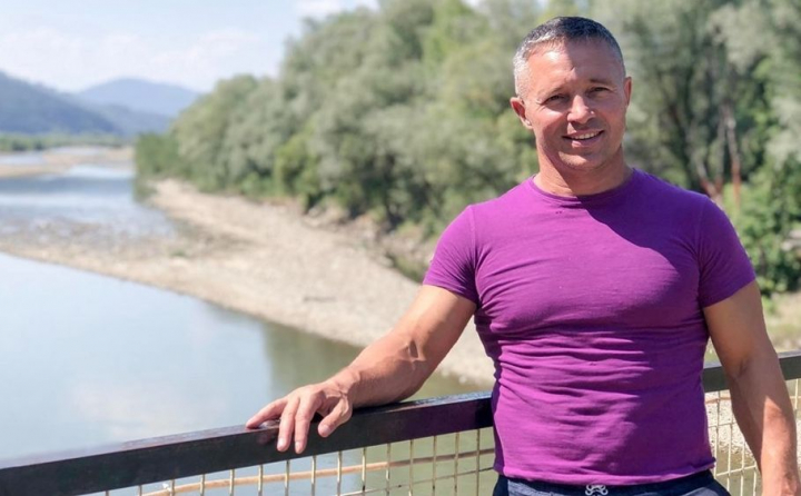 Tragedia nestiuta a lui Teodor Carnat: "Atunci cand l-am ingropat i-am spus: cati frati si surori o sa-mi dea Dumnezeu pe toti o sa-i nasc, ca sa te pomeneasca pe tine" - VIDEO