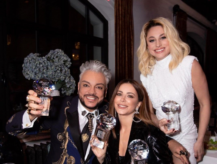 Natalia Gordienko - in centrul atentiei la petrecerea lui Filip Kirkorov! Moldoveanca s-a distrat cu Olga Buzova, Geegun, Jony si multe alte vedete ale showbizului rusesc, de parca nici nu exista pandemia - VIDEO Natalia Gordienko - in centrul atentiei la petrecerea lui Filip Kirkorov! Moldoveanca s-a distrat cu Olga Buzova, Geegun, Jony si multe alte vedete ale showbizului rusesc, de parca nici nu exista pandemia - VIDEO