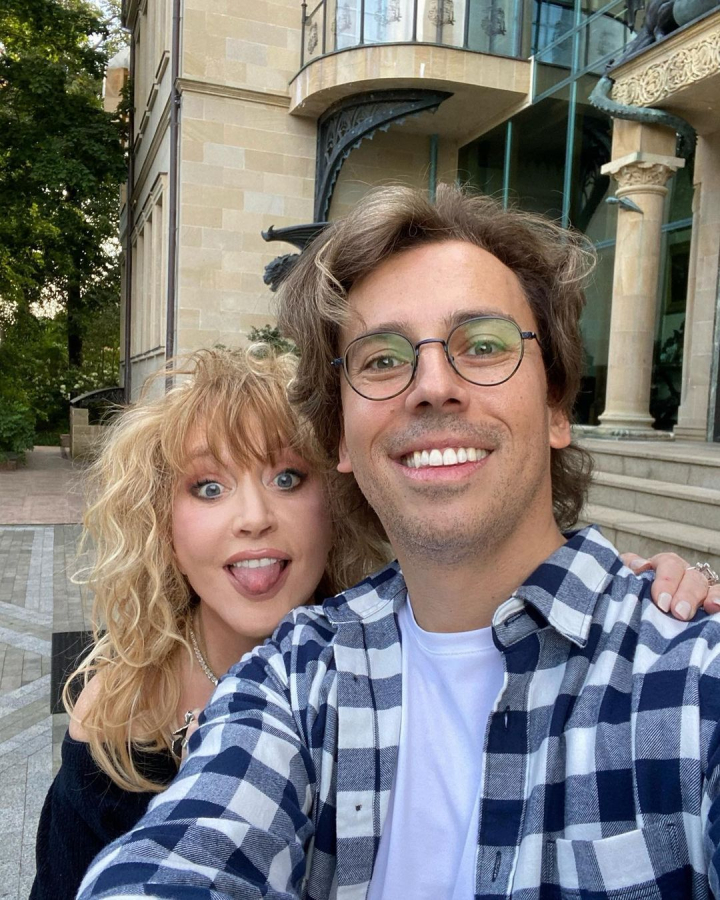 Iubire sau strategie? Maxim Galkin, despre relatia cu Alla Pugacheva, copii si despre zvonurile potrivit carora ar fi homosexual. „Nu cred ca exista vreo femeie care si-ar dori sa se casatoreasca cu un gay, pentru ce?” - VIDEO Iubire sau strategie? Maxim Galkin, despre relatia cu Alla Pugacheva, copii si despre zvonurile potrivit carora ar fi homosexual. „Nu cred ca exista vreo femeie care si-ar dori sa se casatoreasca cu un gay, pentru ce?” - VIDEO