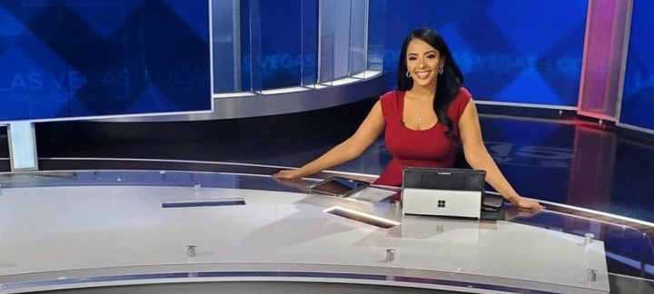 Prezentatoarea TV cunoscuta de toata lumea a fost gasita de politisti beata si complet dezbracata la volan! A fost arestata imediat Prezentatoarea TV cunoscuta de toata lumea a fost gasita de politisti beata si complet dezbracata la volan! A fost arestata imediat