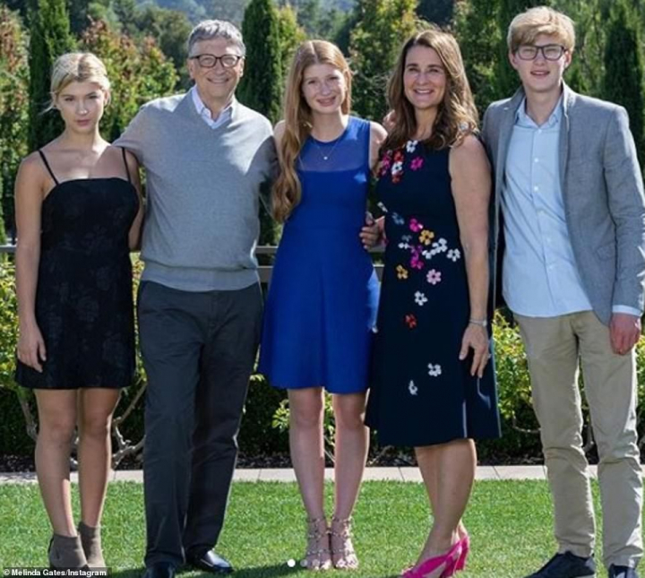 Reactie emotionanta din partea fiicei lui Bill Gates, la anuntul ca parintii ei divorteaza Reactie emotionanta din partea fiicei lui Bill Gates, la anuntul ca parintii ei divorteaza