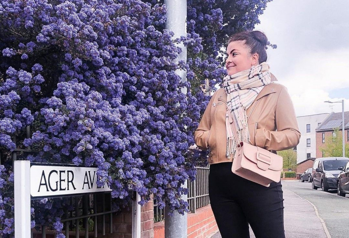 Mireasa din Anglia VS mireasa din Republica Moldova. Make-up artista Dika Cheptene ne spune diferenta: „Grandoarea evenimentelor care se fac in Moldova, aici nu prea se mai pastreaza, respectiv totul este mai relaxat, mai usurel..." - VIDEO Mireasa din Anglia VS mireasa din Republica Moldova. Make-up artista Dika Cheptene ne spune diferenta: „Grandoarea evenimentelor care se fac in Moldova, aici nu prea se mai pastreaza, respectiv totul este mai relaxat, mai usurel..." - VIDEO