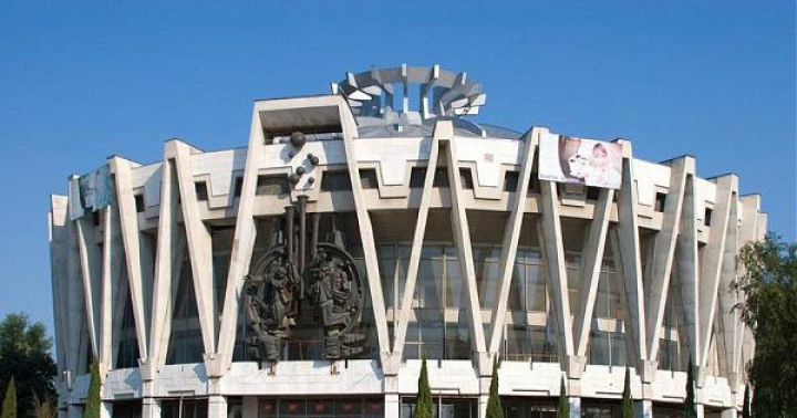 Candva era unul dintre cele mai mari circuri din Uniunea Sovietica, iar astazi au ramas doar ramasitele din „Circul din Chisinau”. Afla cand vom putea merge din nou la spectacolele amuzante - VIDEO Candva era unul dintre cele mai mari circuri din Uniunea Sovietica, iar astazi au ramas doar ramasitele din „Circul din Chisinau”. Afla cand vom putea merge din nou la spectacolele amuzante - VIDEO