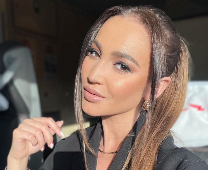 Olga Buzova a aparut! Vedeta abia poate vorbi printre lacrimi. Vezi primele comentarii ale interpretei dupa operatie - VIDEO Olga Buzova a aparut! Vedeta abia poate vorbi printre lacrimi. Vezi primele comentarii ale interpretei dupa operatie - VIDEO