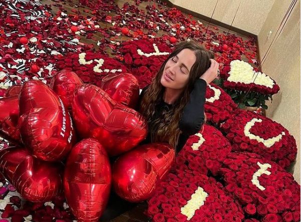 Inca un SCANDAL in showbizul rusesc, generat de Buzova! Ce spune asistenta medicala a vedetei, in timp ce toti o ACUZA de falsitate Inca un SCANDAL in showbizul rusesc, generat de Buzova! Ce spune asistenta medicala a vedetei, in timp ce toti o ACUZA de falsitate