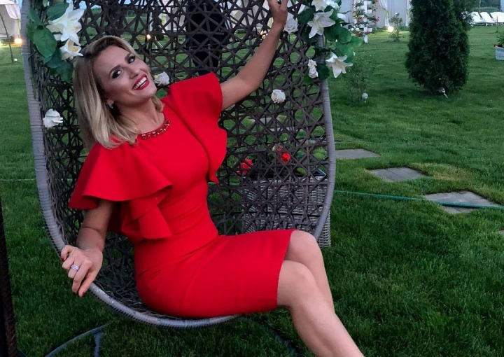 Oglinda, oglinjoara, cine-i cea mai frumoasa din tara? Afla ce face Dianna Rotaru pentru a arata bine: „Am asa o frica de ace"  - VIDEO