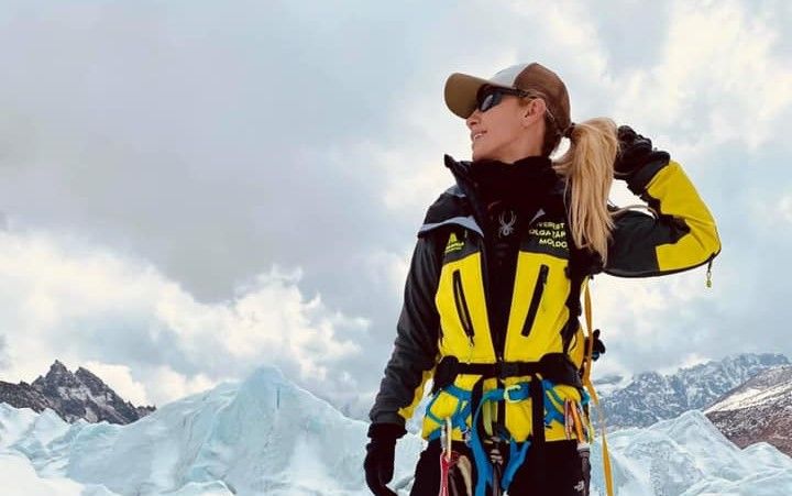 A reusit! Olga Tapordei este prima femeie din Moldova care a urcat pe muntele Everest