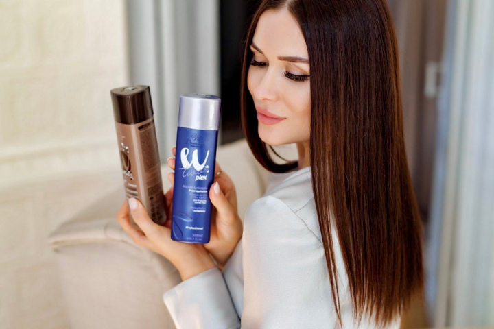 Totul despre ingrijirea corecta a parului! Afla de la Viorela Dimici cum sa-ti pastrezi podoaba capilara sanatoasa si stralucitoare: „Nanoproteina e un fel de a doua viata pentru par” - VIDEO Totul despre ingrijirea corecta a parului! Afla de la Viorela Dimici cum sa-ti pastrezi podoaba capilara sanatoasa si stralucitoare: „Nanoproteina e un fel de a doua viata pentru par” - VIDEO