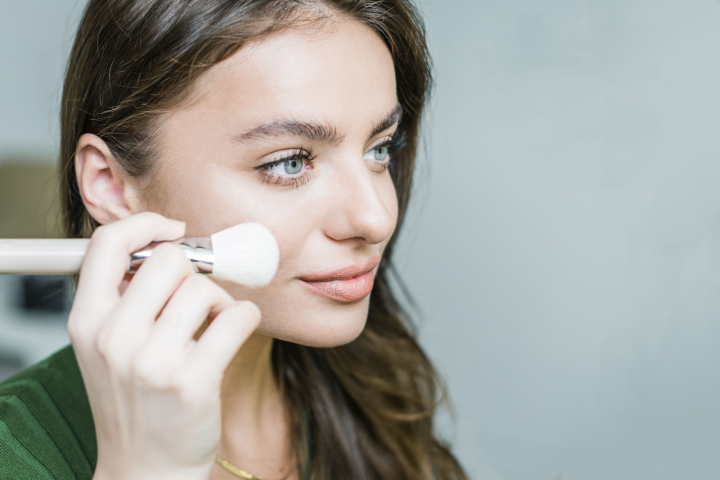 Nu ai rezultatul dorit de la fondul de ten? Iata 5 greseli de baza care iti distrug machiajul Nu ai rezultatul dorit de la fondul de ten? Iata 5 greseli de baza care iti distrug machiajul
