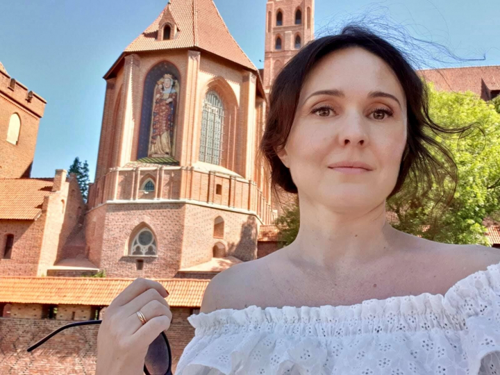 Dupa moartea tragica a lui Iurie Sadovnic, Ionela Hadarca vine cu cateva sfaturi pentru cei care se confrunta cu depresia: „Dorintele se sting pe rand, toate, pana ramane doar una- ca toti sa-ti dea pace”