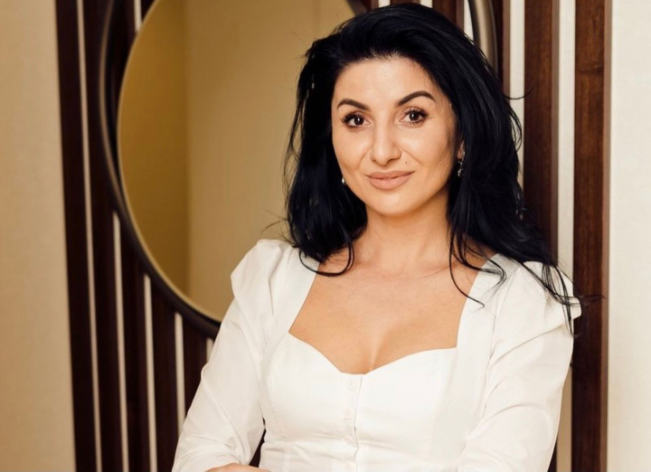 De ziua ei, in loc de flori isi roaga urmaritorii sa doneze pentru un caz nobil! Svetlana Sainsus: „Vreau sa rog astazi, de ziua mea, sa imi daruiti un buchet mare, mare de bujori in contul lui Alexandru”. Vezi unde poti face donatia De ziua ei, in loc de flori isi roaga urmaritorii sa doneze pentru un caz nobil! Svetlana Sainsus: „Vreau sa rog astazi, de ziua mea, sa imi daruiti un buchet mare, mare de bujori in contul lui Alexandru”. Vezi unde poti face donatia