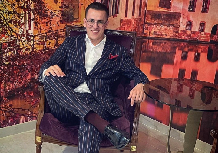 Patric Hanganu se insoara? Vezi cine este iubita acestuia si cum au fost surprinsi acestia - VIDEO Patric Hanganu se insoara? Vezi cine este iubita acestuia si cum au fost surprinsi acestia - VIDEO