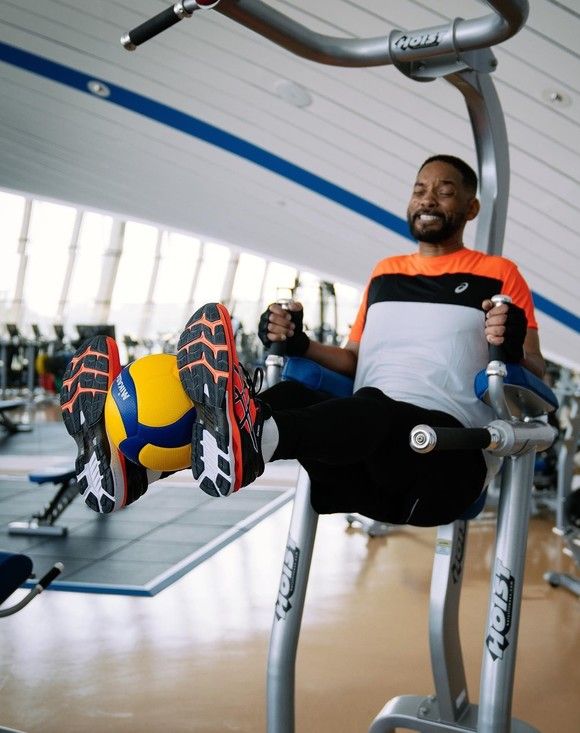 Will Smith rupe sala de gimnastica pentru ca vrea patratele. Cum se chinuieste actorul sa slabeasca Will Smith rupe sala de gimnastica pentru ca vrea patratele. Cum se chinuieste actorul sa slabeasca
