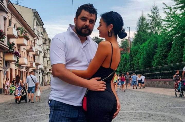 Sotia lui Anatolie Melnic isi etaleaza silueta de invidiat pe plaja. „Esti o zeita” Sotia lui Anatolie Melnic isi etaleaza silueta de invidiat pe plaja. „Esti o zeita”