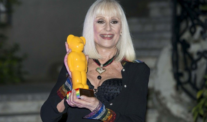 A murit Raffaella Carra - legenda divertismentului italian. Vedeta avea 78 de ani A murit Raffaella Carra - legenda divertismentului italian. Vedeta avea 78 de ani