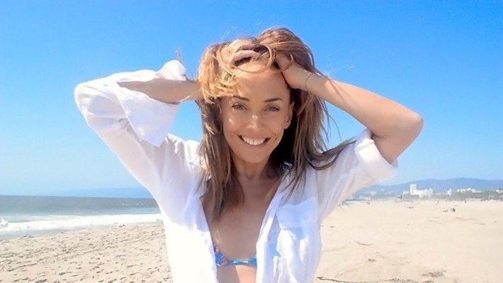 Janna Friske ar fi implinit astazi 47 de ani! Colegii si prietenii interpretei au postat fotografii rare cu ea: „Astazi ar fi trebuit sa fie asa ...” Janna Friske ar fi implinit astazi 47 de ani! Colegii si prietenii interpretei au postat fotografii rare cu ea: „Astazi ar fi trebuit sa fie asa ...”