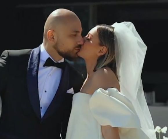 Imagini noi de la nunta secreta a Alexandrei Stan. Cum a aratat intreaga ceremonie - VIDEO Imagini noi de la nunta secreta a Alexandrei Stan. Cum a aratat intreaga ceremonie - VIDEO