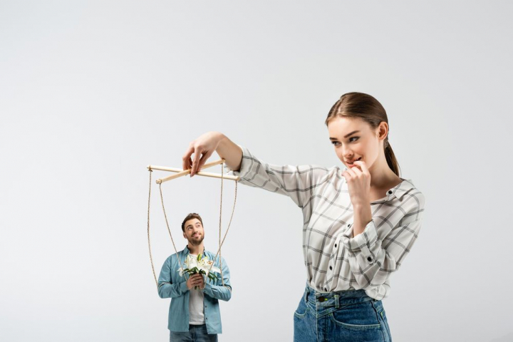 Nu te lasa manipulat! Iata 5 zodii care profita de bunatatea oamenilor Nu te lasa manipulat! Iata 5 zodii care profita de bunatatea oamenilor