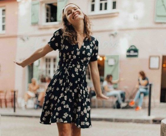 Rochiile tip halat - cea mai buna alegere pentru vara - FOTO Rochiile tip halat - cea mai buna alegere pentru vara - FOTO