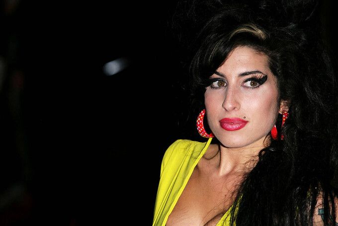 Zece ani de la decesul cantaretei Amy Winehouse. Detalii nestiute din viata artistei Zece ani de la decesul cantaretei Amy Winehouse. Detalii nestiute din viata artistei