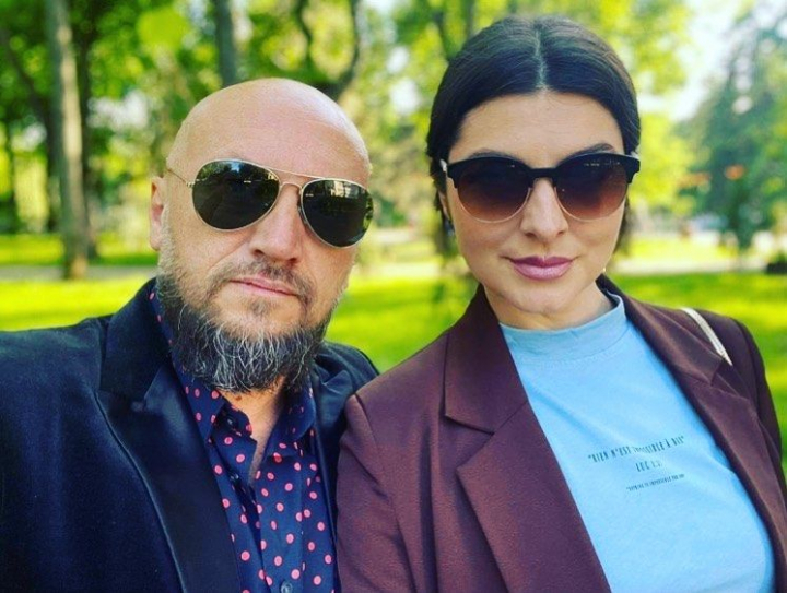 Intr-o vacanta de vis! Anatol Durbala si Olesea Svecla se bronzeaza pe malul marii. Vezi cum arata actrita in costum de baie: „M-am gandit s-o fotografiez pana o inec!” Intr-o vacanta de vis! Anatol Durbala si Olesea Svecla se bronzeaza pe malul marii. Vezi cum arata actrita in costum de baie: „M-am gandit s-o fotografiez pana o inec!”