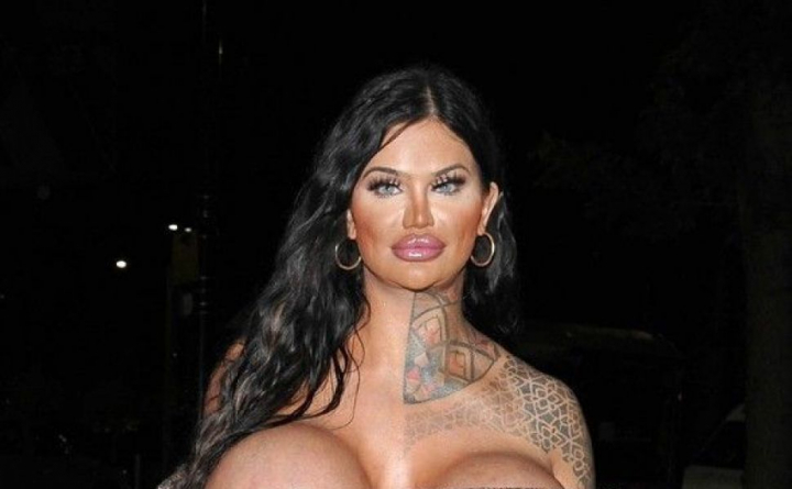 Nicki Valentina Rose, aparitie ametitoare pe strada! Cum a fost pozata femeia cu cei mai mari sani din Marea Britanie Nicki Valentina Rose, aparitie ametitoare pe strada! Cum a fost pozata femeia cu cei mai mari sani din Marea Britanie