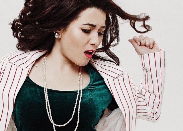 „Lor daca le aduce un bat de carnat, pai ei toata ziua flutura cu batul cela”! Victoria Rosca, despre bloggerii care fac bani din concursuri - VIDEO „Lor daca le aduce un bat de carnat, pai ei toata ziua flutura cu batul cela”! Victoria Rosca, despre bloggerii care fac bani din concursuri - VIDEO