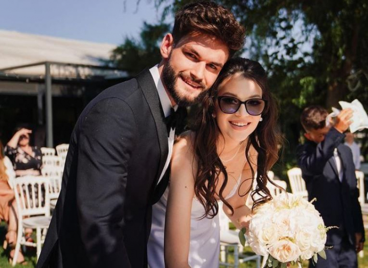 Mama Cleopatrei Stratan, Rodica Stratan, aparitie discreta la nunta fiicei
Mama Cleopatrei Stratan, Rodica Stratan, aparitie discreta la nunta fiicei