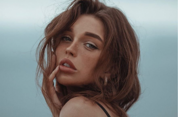 „Esti visul oricarui barbat”. Pozele unei rusoaice cu o frumusete atipica au inconjurat internetul „Esti visul oricarui barbat”. Pozele unei rusoaice cu o frumusete atipica au inconjurat internetul