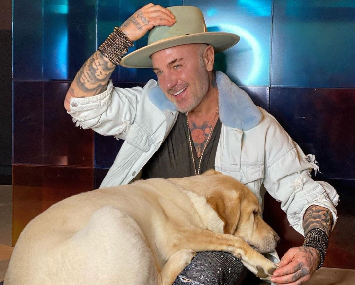 Gianluca Vacchi, aparitie extravaganta in vacanta. Milionarul italian a ales un obiect vestimentar inedit
Gianluca Vacchi, aparitie extravaganta in vacanta. Milionarul italian a ales un obiect vestimentar inedit