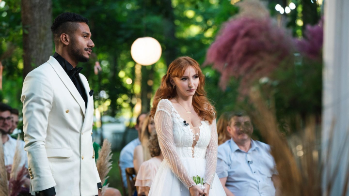 Mirii de la „Casatoriti pe nevazute” Cristina si Georges ajung in fata ofiterului starii civile! Casatoria lor - pusa sub semnul intrebarii Mirii de la „Casatoriti pe nevazute” Cristina si Georges ajung in fata ofiterului starii civile! Casatoria lor - pusa sub semnul intrebarii