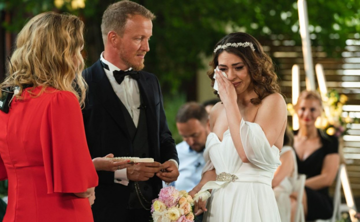 Nunta cu remuscari la Casatoriti pe nevazute: ”Am o problema cu varsta... ar fi un motiv de despartire?” - VIDEO Nunta cu remuscari la Casatoriti pe nevazute: ”Am o problema cu varsta... ar fi un motiv de despartire?” - VIDEO