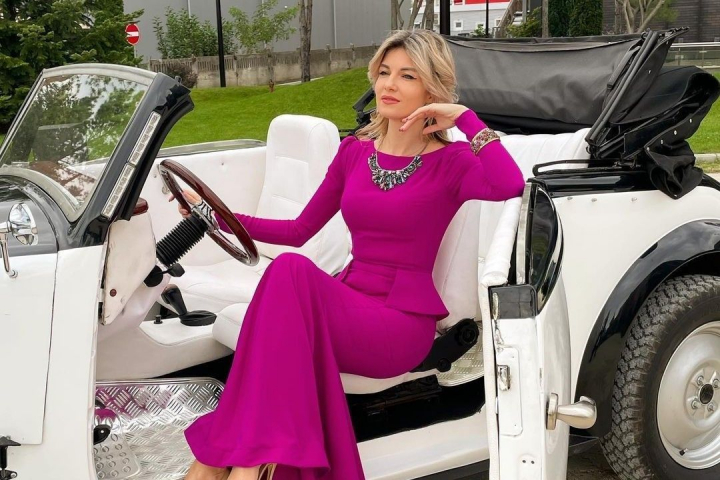 Mariana Mihaila, in rochie de mireasa. „Fericita ca ma marit!” - FOTO Mariana Mihaila, in rochie de mireasa. „Fericita ca ma marit!” - FOTO