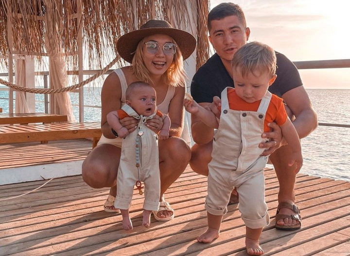 Katy Black si sotul ei au plecat pentru prima data in vacanta, fara copii. „Nu ne simtim prost din cauza ca nu i-am luat cu noi”