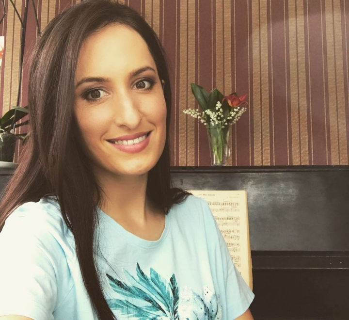 Carolina Gorun - o mamica implinita! Ce spune interpreta despre relatia cu fiul ei, Darius: „Daca mi-l arata pe camera, ma apuca nostalgia.” - VIDEO Carolina Gorun - o mamica implinita! Ce spune interpreta despre relatia cu fiul ei, Darius: „Daca mi-l arata pe camera, ma apuca nostalgia.” - VIDEO