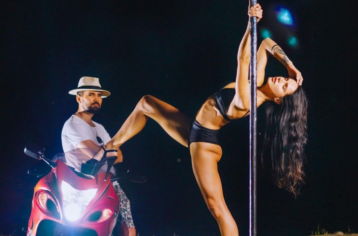 Si Nicolle Trifan o invidiaza! Pentru Cristina Scarlevschi „Pole Dance nu e doar despre sexualitate si senzualitate, e si despre emotii… de dor, durere…” - VIDEO