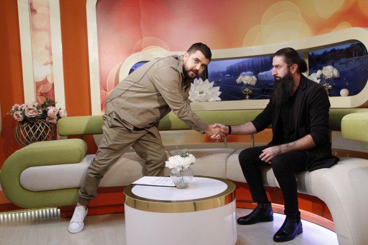 Garry Cozma - iluzionistul si cel mai bun taximetrist, care traieste de azi pe maine. „362 de zile pe an sunt in minus” - VIDEO Garry Cozma - iluzionistul si cel mai bun taximetrist, care traieste de azi pe maine. „362 de zile pe an sunt in minus” - VIDEO