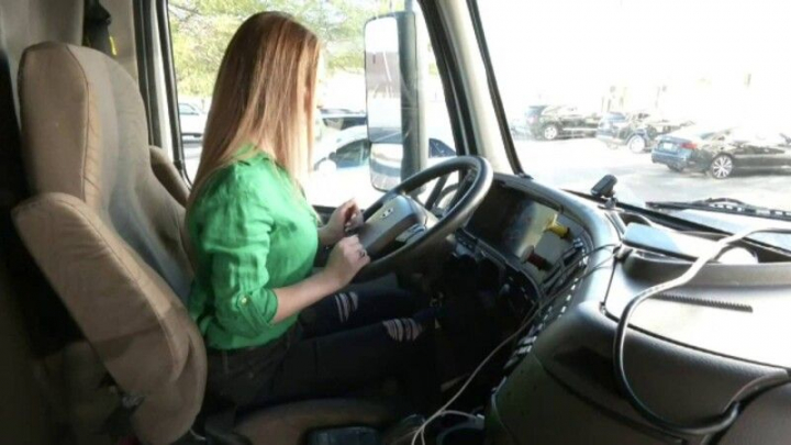 Aventurile a doua moldovence pana au ajuns sa aiba o afacere cu TIR-uri in SUA. Au fost acuzate chiar si de prostitutie Aventurile a doua moldovence pana au ajuns sa aiba o afacere cu TIR-uri in SUA. Au fost acuzate chiar si de prostitutie