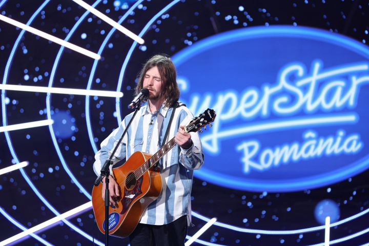 SuperStar-ul din Ungheni! Afla povestea lui Dan Timofei, tanarul chitarist care s-a ales cu tichetul auriu la cel mai tare show muzical din Romania: „Eu sunt nebun dupa muzica... asa cred eu” - VIDEO SuperStar-ul din Ungheni! Afla povestea lui Dan Timofei, tanarul chitarist care s-a ales cu tichetul auriu la cel mai tare show muzical din Romania: „Eu sunt nebun dupa muzica... asa cred eu” - VIDEO