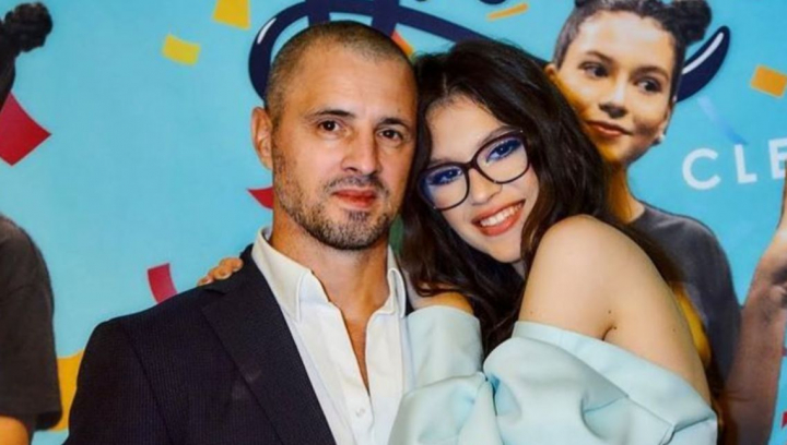 Cei din familia Stratan sunt cei mai punctuali invitati la evenimente! Toata spuma showbizului de la noi s-a adunat la cel mai ROSU eveniment al anului: ,,Ca de obicei…a atins tinta” - VIDEO