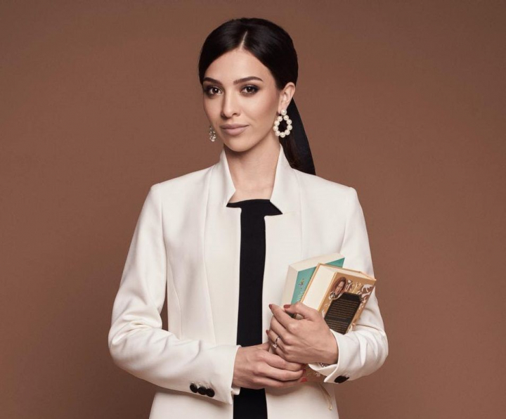 A renuntat la 3 joburi, pentru a-si vedea visul realizat! Alina Plingau este cea care ii invata pe copii sa fie manierati: „Atunci cand vrei sa obtii ceva esti nevoita sa renunti si sa mai faci compromisuri.” - VIDEO