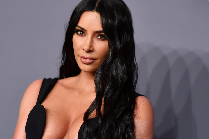 Nu o sa-ti vina sa crezi! Cati ani a implinit Kim Kardashian. Vezi 41 de tinute memorabile ale vedetei din intreaga ei cariera Nu o sa-ti vina sa crezi! Cati ani a implinit Kim Kardashian. Vezi 41 de tinute memorabile ale vedetei din intreaga ei cariera