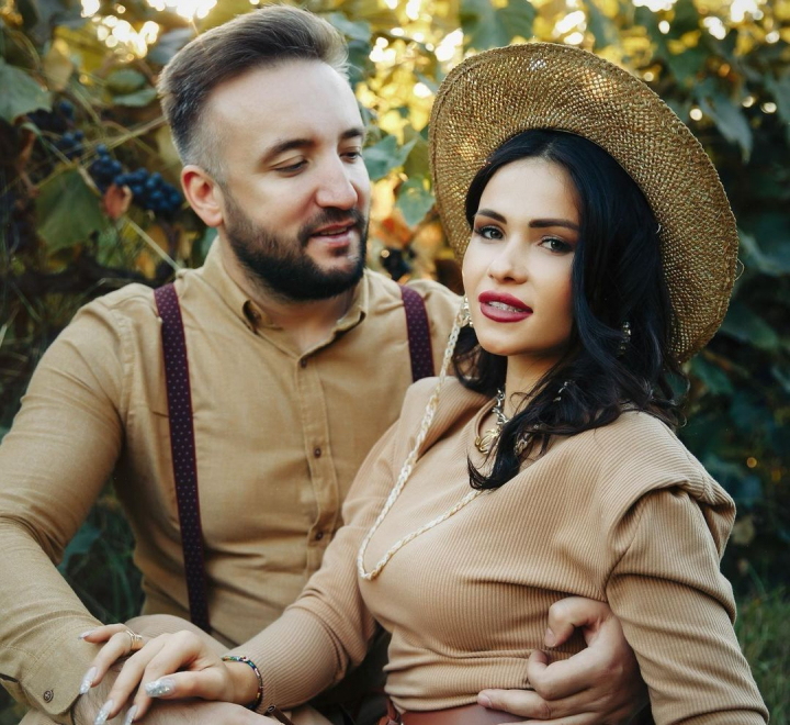 Tatiana Maxian castiga mai multi bani decat sotul ei, Ilie? Femeia a imbracat, din nou, rochia de mireasa: „Noi niciodata nu am obosit unul de celalalt” - VIDEO Tatiana Maxian castiga mai multi bani decat sotul ei, Ilie? Femeia a imbracat, din nou, rochia de mireasa: „Noi niciodata nu am obosit unul de celalalt” - VIDEO