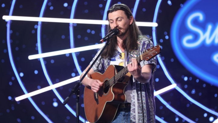 “Bravo, domnule voievod!” Andrei Muresan i-a cucerit pe jurati cu timbrul sau vocal, dar si cu stilul original, la SuperStar - VIDEO