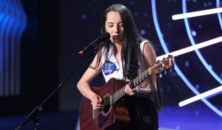 „Ce-ai facut?” Ioana Hasegan i-a lasat fara cuvinte pe juratii de la SuperStar cu o interpretare la chitara - VIDEO „Ce-ai facut?” Ioana Hasegan i-a lasat fara cuvinte pe juratii de la SuperStar cu o interpretare la chitara - VIDEO